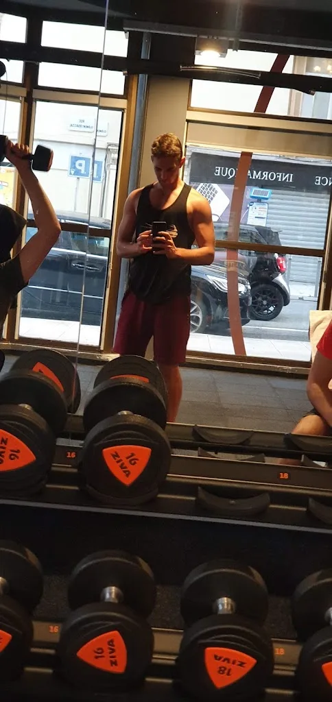 Basic-Fit - photo 1