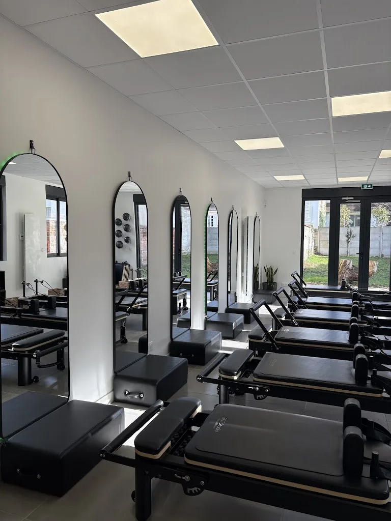 BFIT Studio Pilates Reformer - photo 1