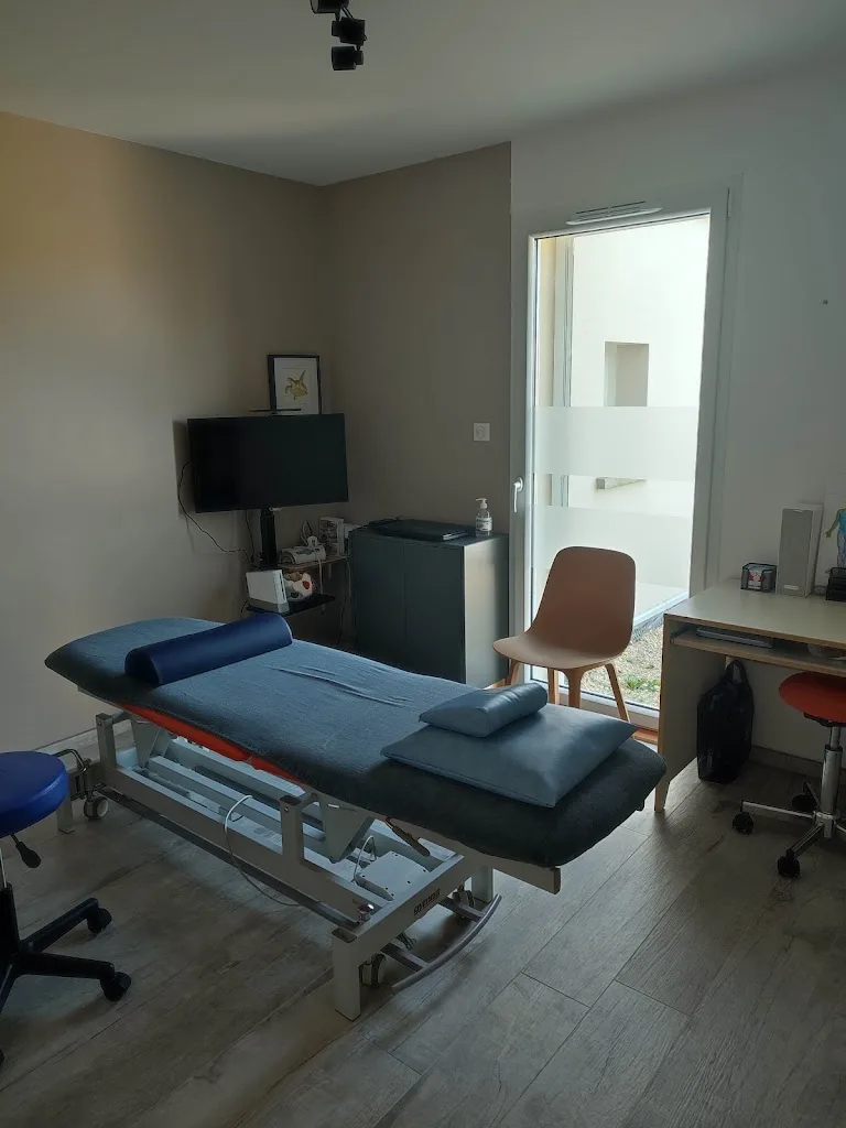 Cours collectifs (Pilates, Ecole du dos Mail14, Gym), Massages, Drainage lymphatique manuel, Cours de Portage