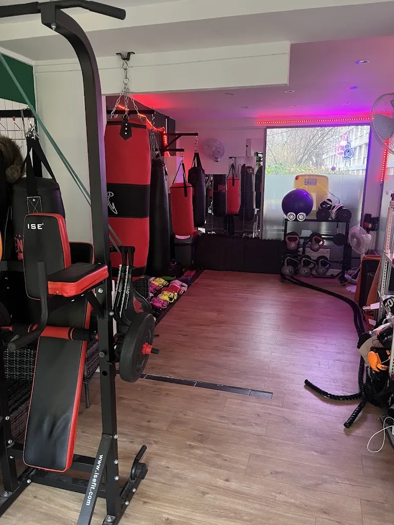 Jaguar 92 • Club de boxe - photo 1