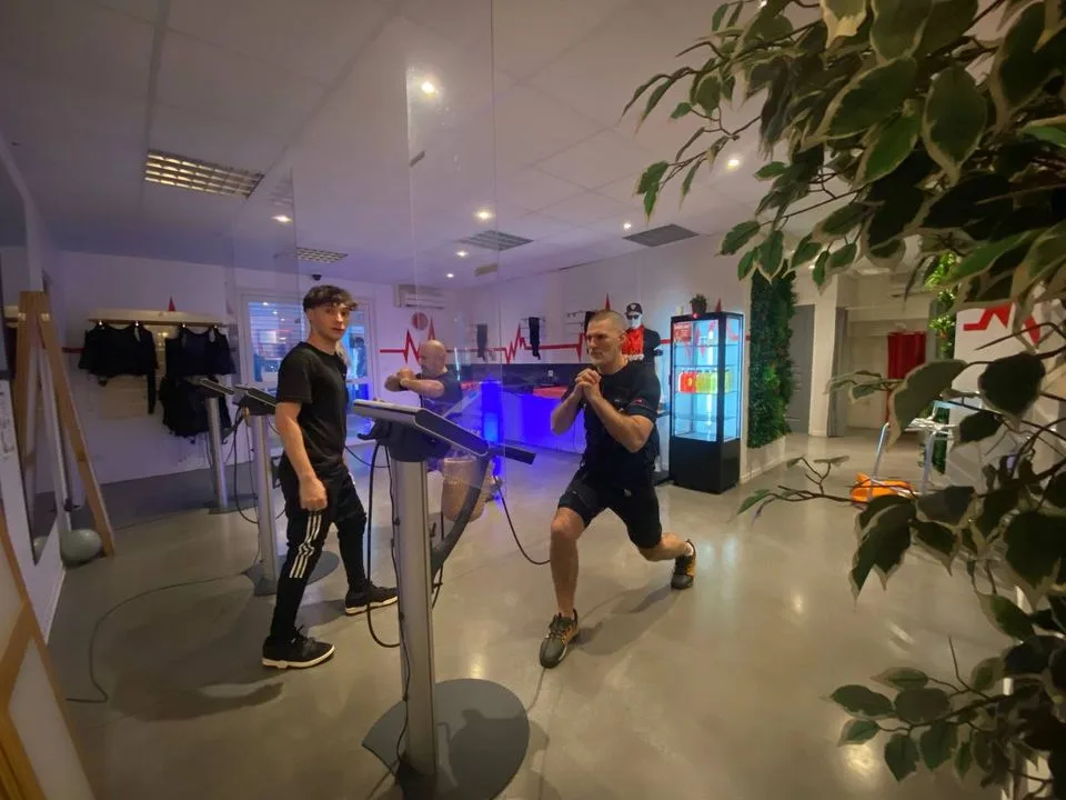Iron Bodyfit Pierrelatte Electrostimulation - photo 3