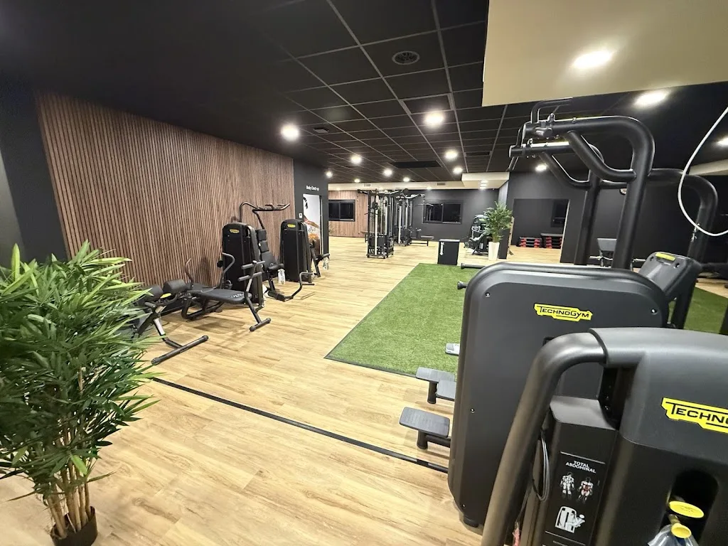 Republic Fitness - Sénas - photo 2
