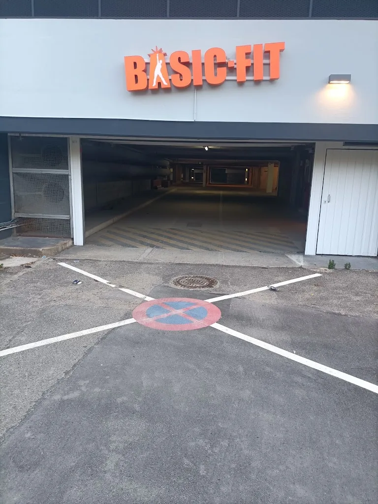 Basic-Fit - photo 1