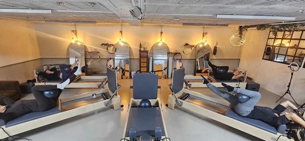 M PILATES REFORMER - photo 2