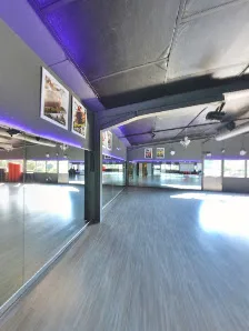 Universal Training, Club de Sport - Cours collectifs - Mougins. Salle privé. - photo 2