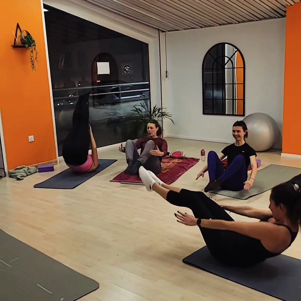 Bouge ton boule | Studio yoga - pilates - renforcement et cardio vers Clermont-Ferrand - photo 3