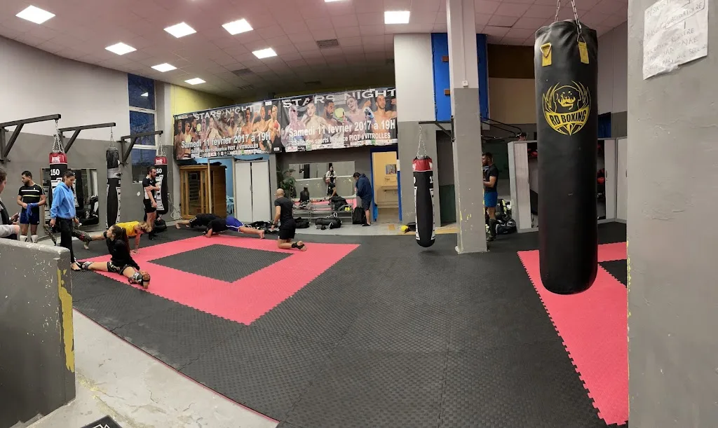 Salle de boxe Team Amara Sports et Jeunes Vitrollais - photo 1