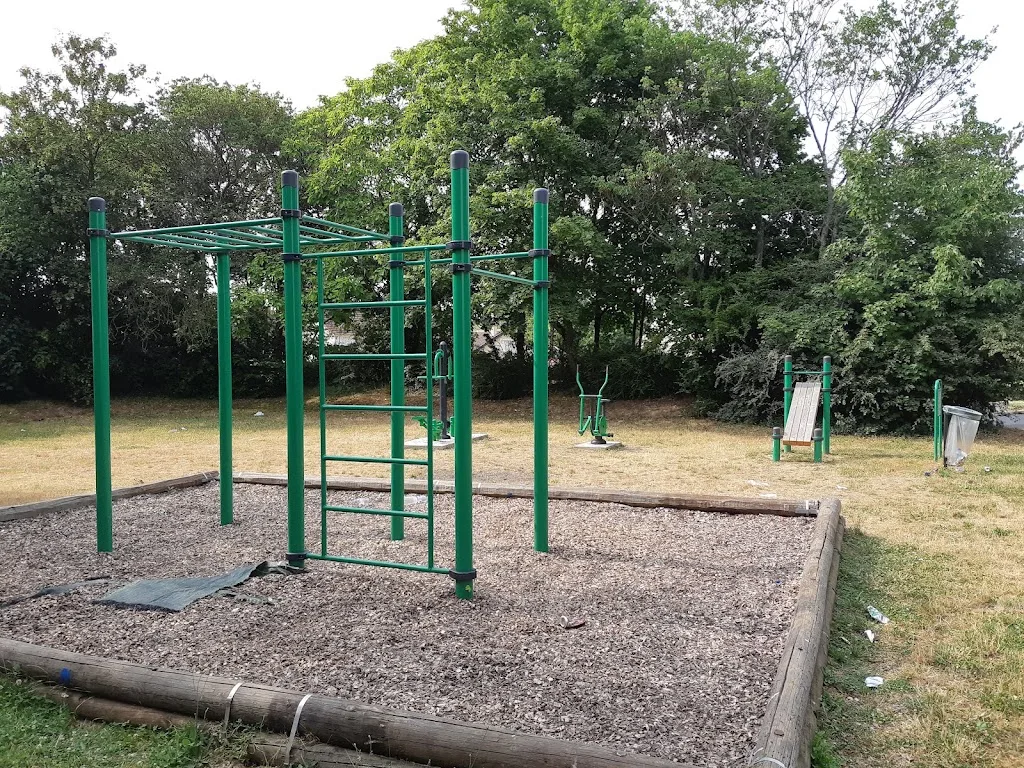 Street workout Chevry - photo 2