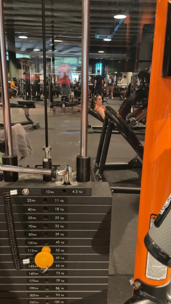 Basic-Fit - photo 1