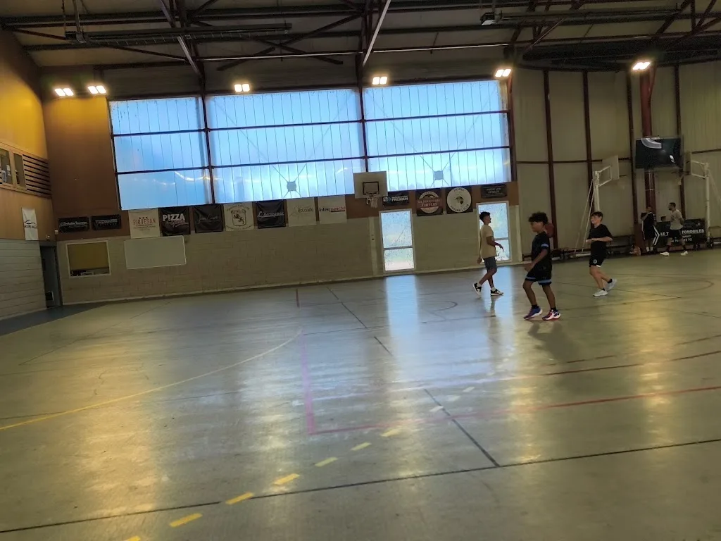 Gymnase Pierre De Coubertin - photo 1