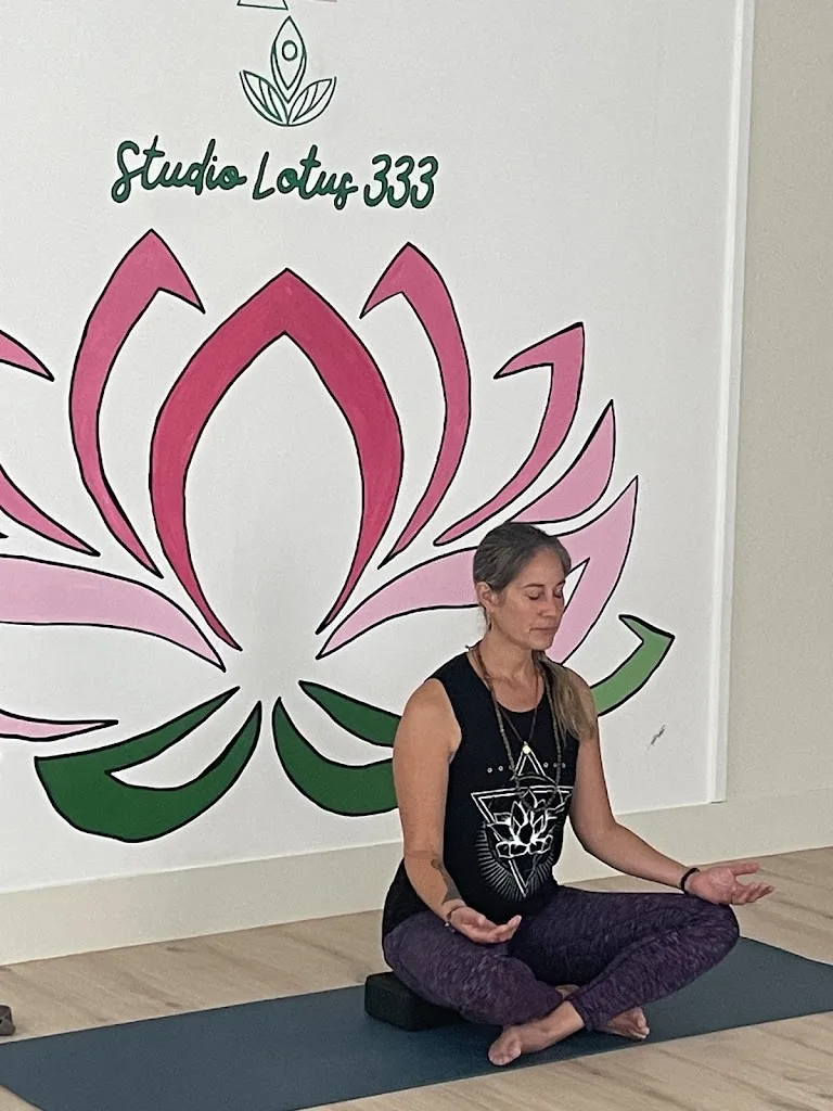STUDIO LOTUS 333 - centre de Yoga