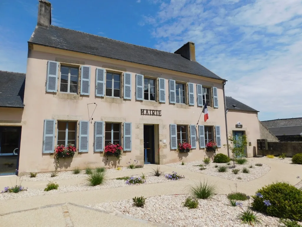 Mairie de Guerlesquin - photo 2