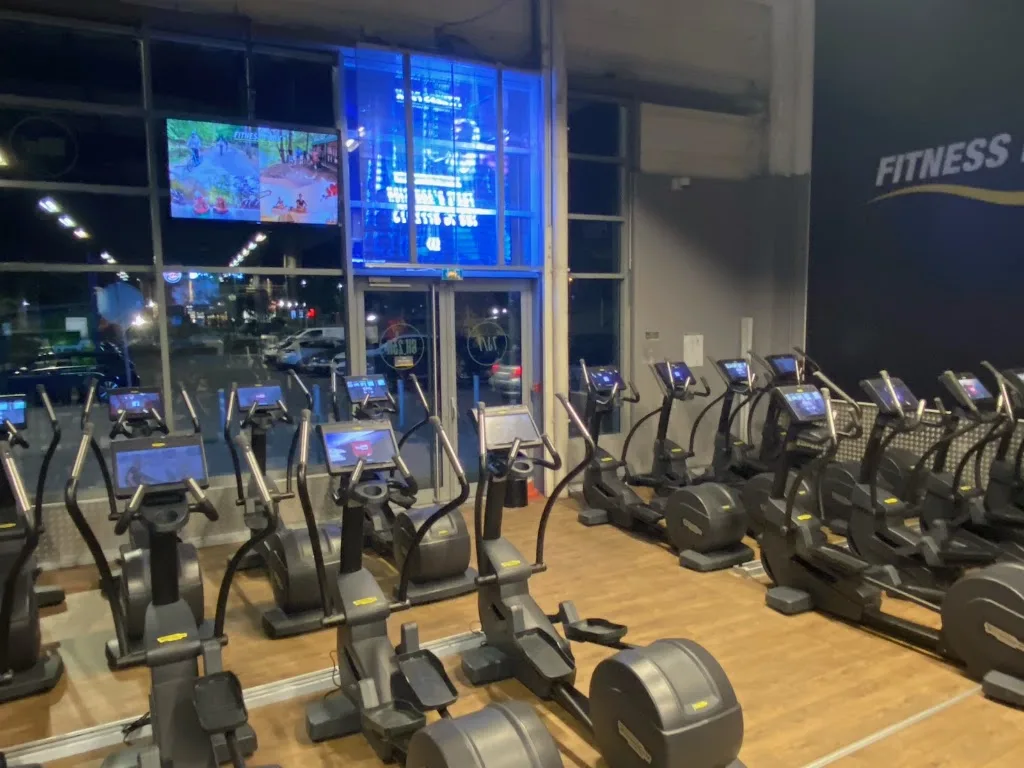 Fitness Park - Salle de sport La Ville du Bois - photo 1