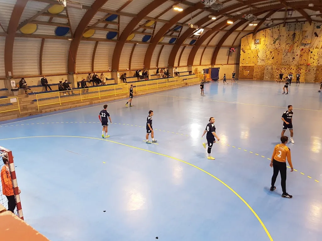 Halle Des Sports De Saint Chistol - photo 1