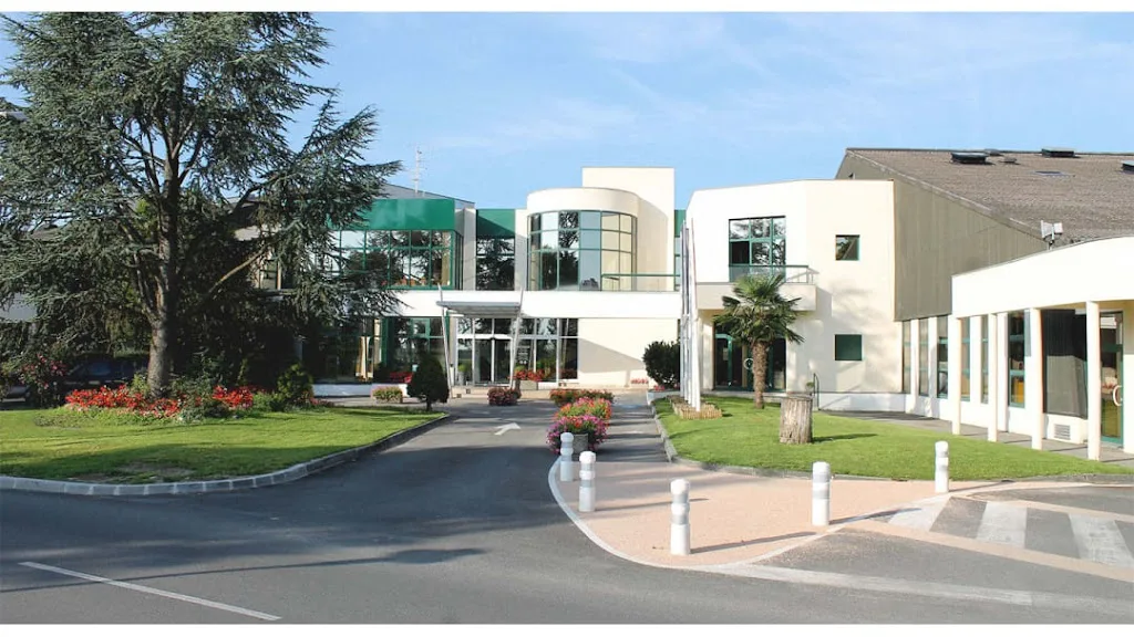 David Lloyd Veigy - photo 1
