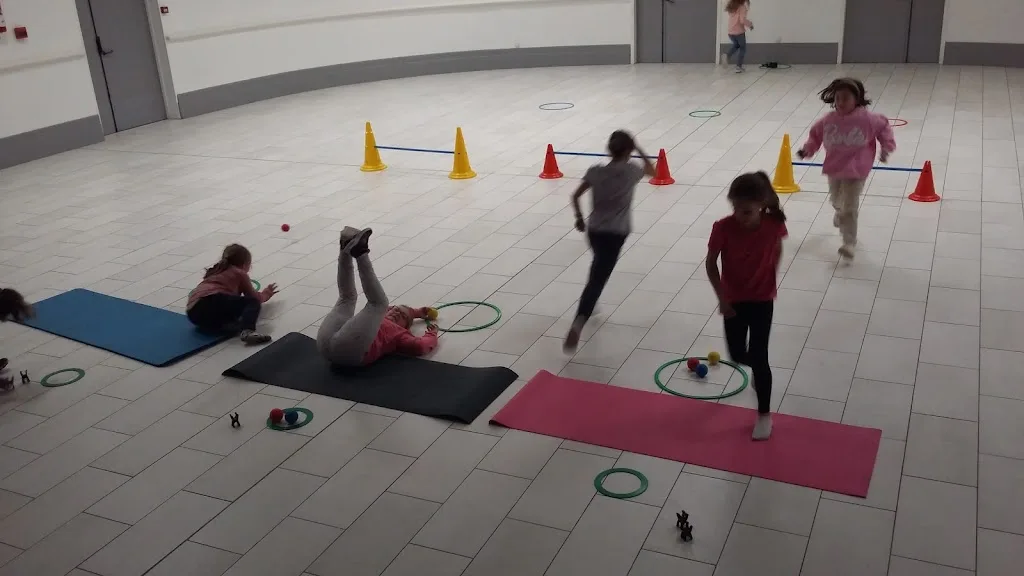 Avenir Cézacais : ZUMBA - Gymnastique Volontaire Adultes - Multisport enfants Enfants - photo 3