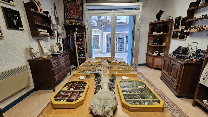 OzAngie (Chercheuses de pierres - Conseillères en lithothérapie - Créatrices de bijoux sur mesure) - photo 3