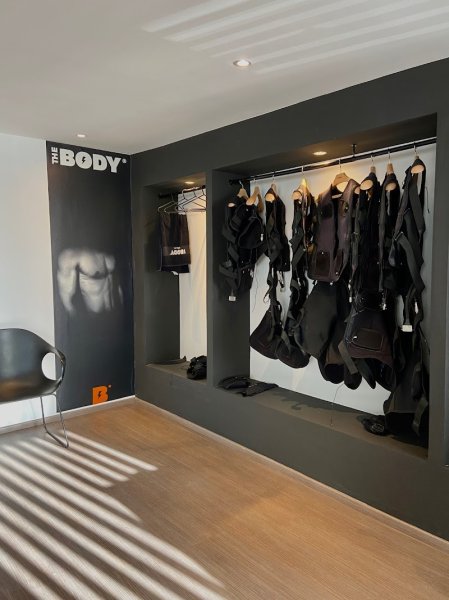 The body Ollioules - photo 2