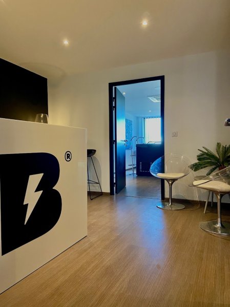 The body Ollioules - photo 3