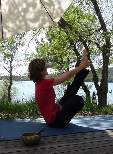 Yoga au bord du lac, verdon. Cours et stages de yoga - photo 2