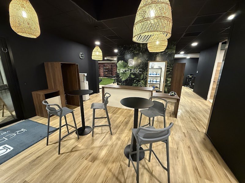 Republic Fitness - Sénas - photo 2